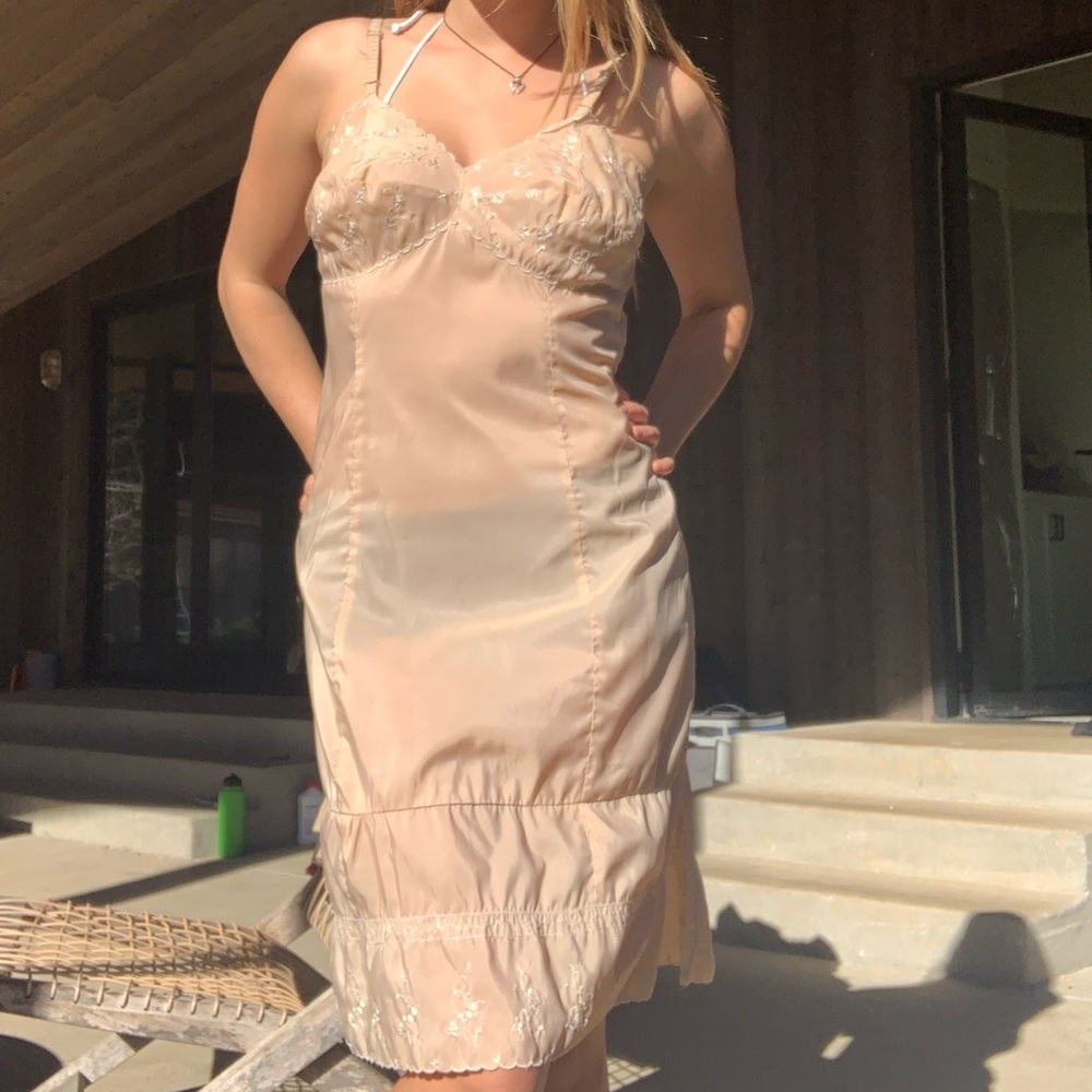 Beautiful blush pink and cream lace vintage 1950s slip dress